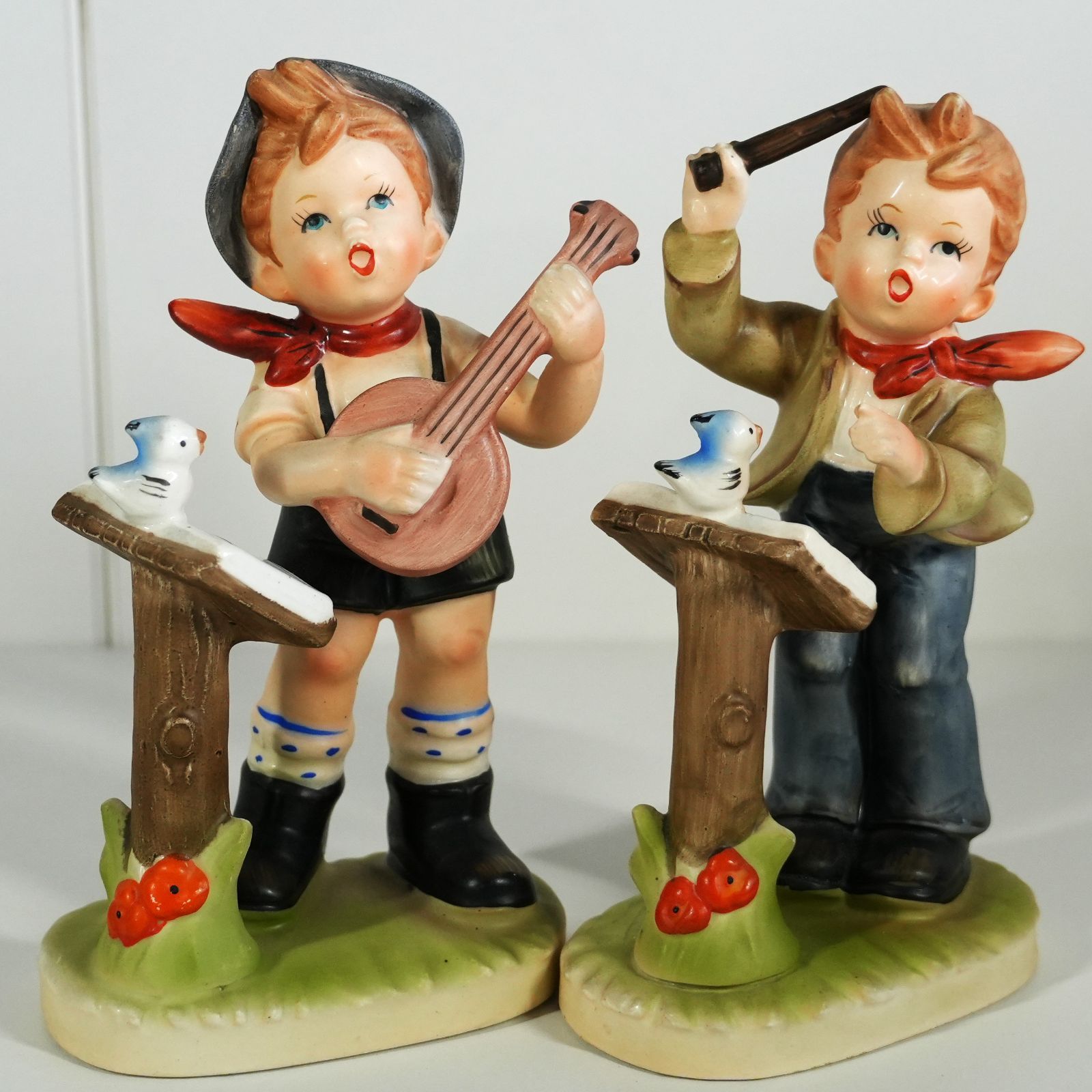 IM] 陶器製 フィギュリン 演奏をする少年 2点セット 現状品 - メルカリ