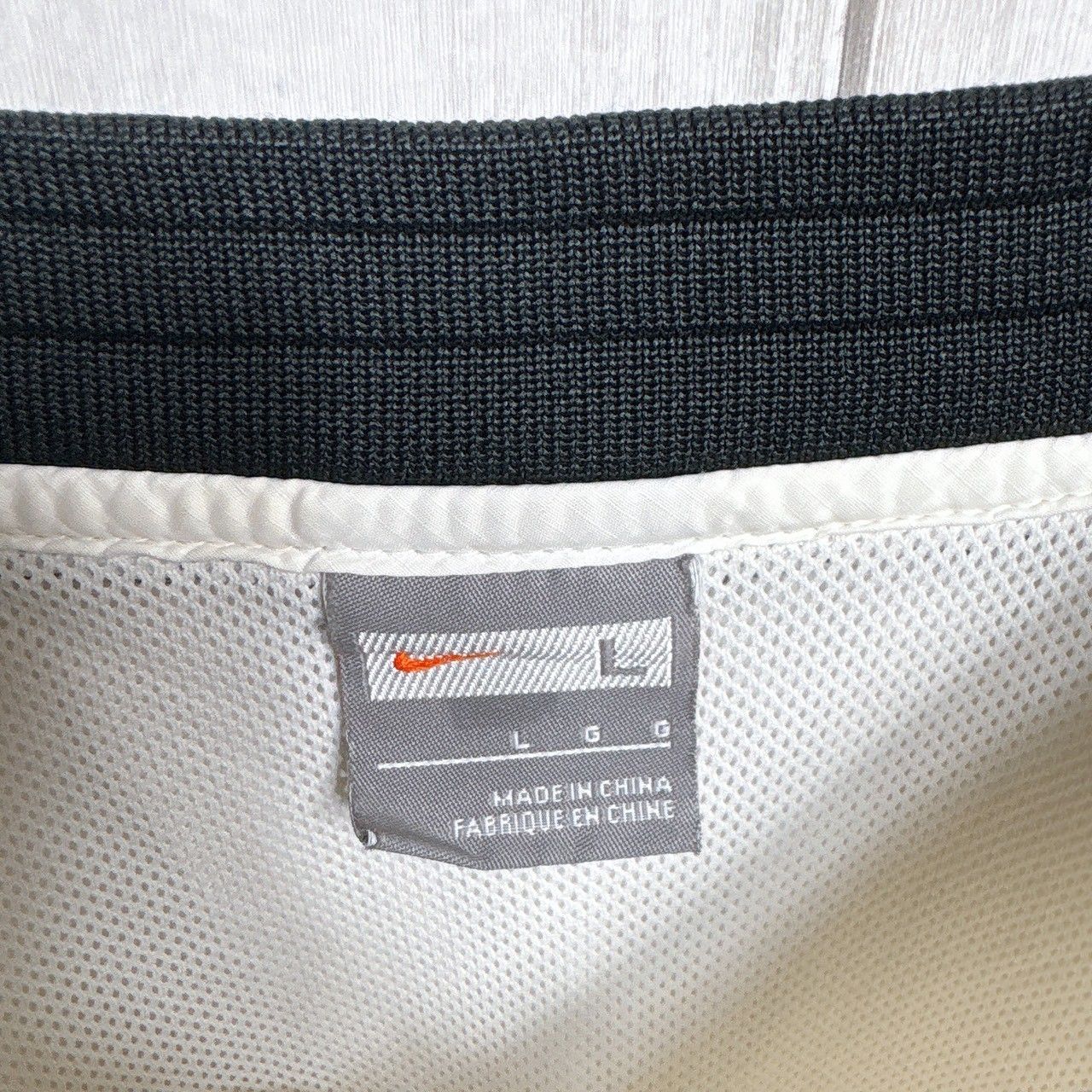 NIKE ナイキ 90 刺繍ロゴ ナイロンプルオーバー ホワイト L メッシュ裏地 右腕シミあり