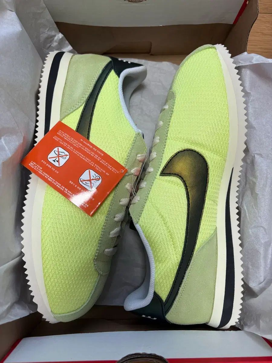 ナイキ コルテッツ テキスタイル レモン ツイスト 280