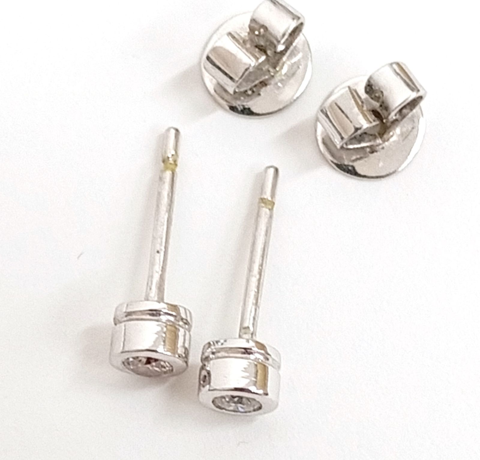 K14WG刻印　ピアス　両耳用 K14WG ピアス 刻印無し 鑑定済み ピアス 1Pダイヤ 総重量1.17g