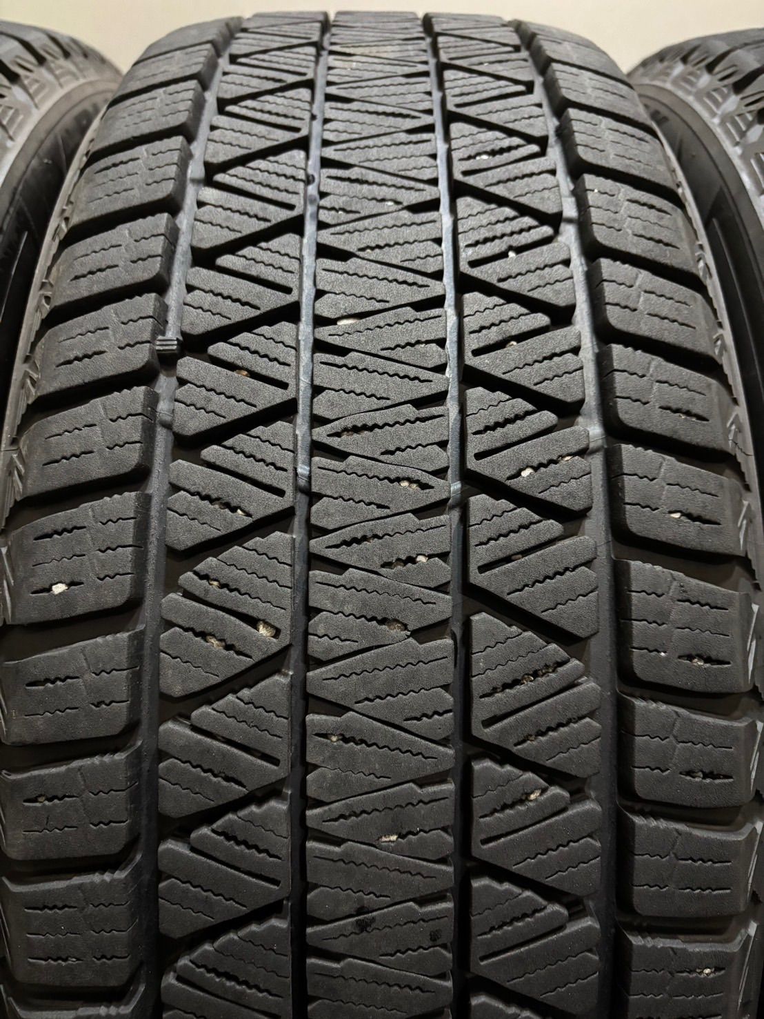  225 55 R 18 DM V 3 21年製 スタッドレス 4本 ブリヂストン ブリザック デリカD 5 アウトランダー フォレスター 南7 L 63 18インチ スタッドレス