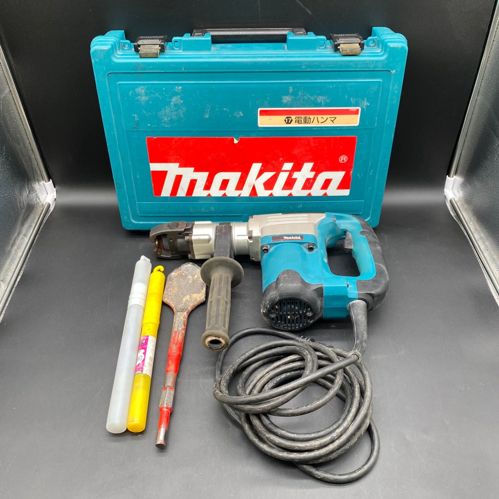 A 069 makita マキタ 電動ハンマ モデルHM 0830 六角シャンク ハツリ 破砕