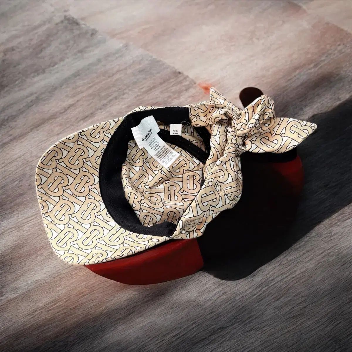 バーバリー TB モノグラム リー ボン ベースボールキャップ - メルカリ