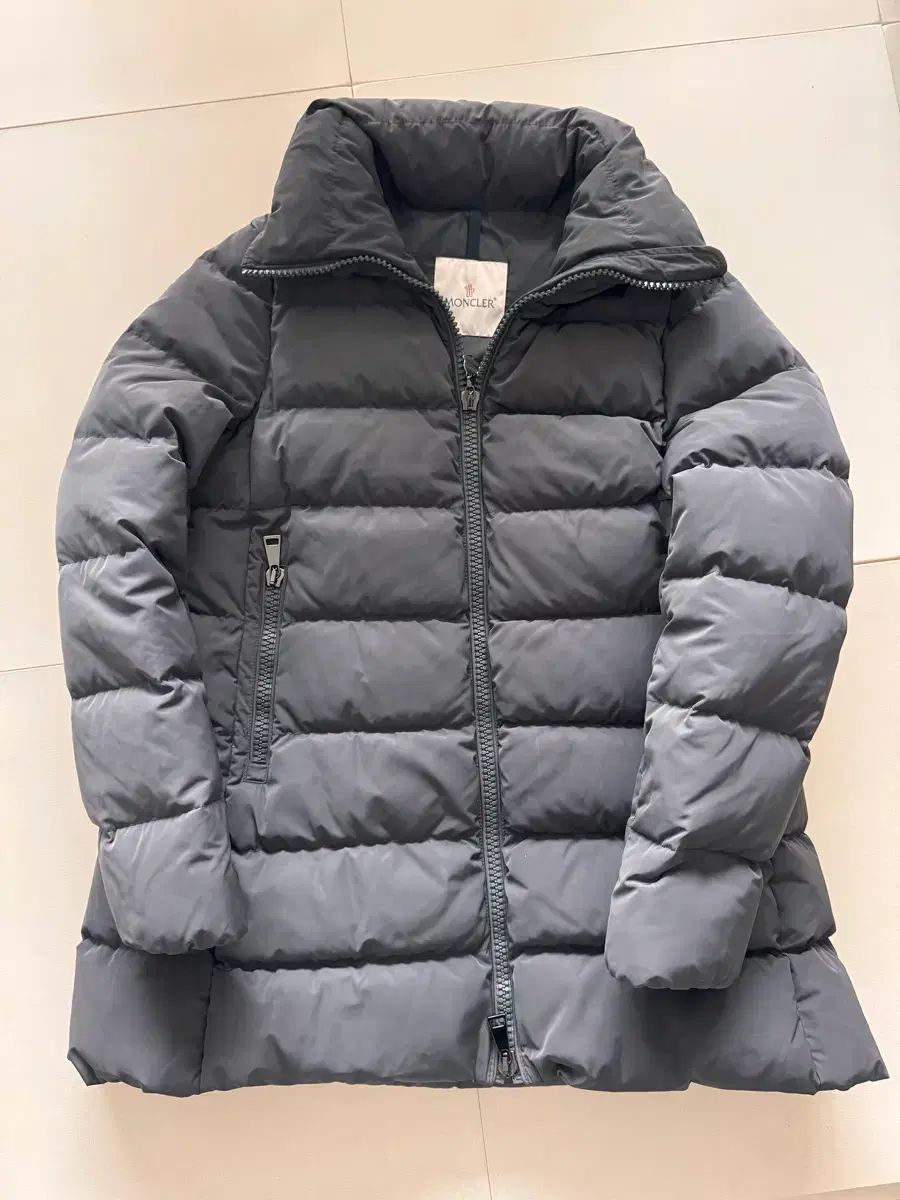 モンクレール ペトリア レディース ダウン