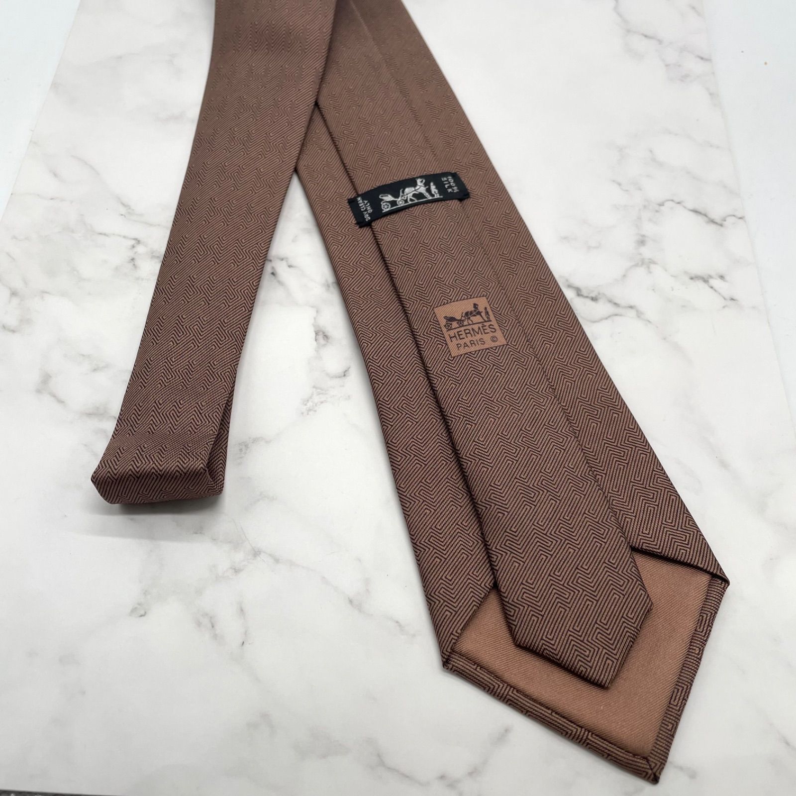 HERMÈS エルメス ネクタイ 幾何学模様 メンズ ビジネス 総柄 ブラウン HERMÈS エルメス ネクタイ 幾何学模様 メンズ ビジネス 総柄 ブラウン