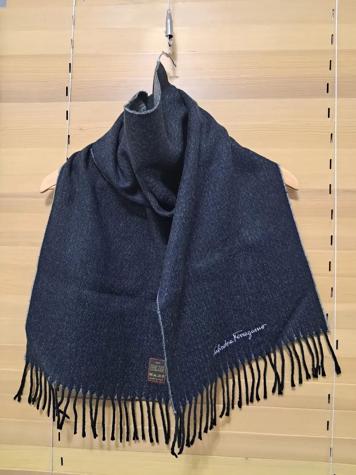 サルヴァトーレフェラガモ ラムウール100マフラー