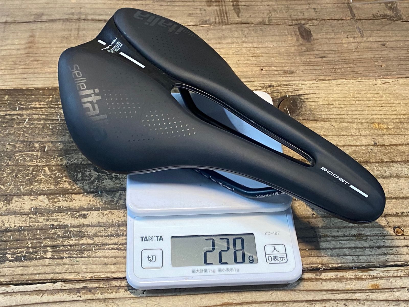 JP527 セライタリア SELLE ITALIA NOVUS BOOST EVO TM スーパーフロー