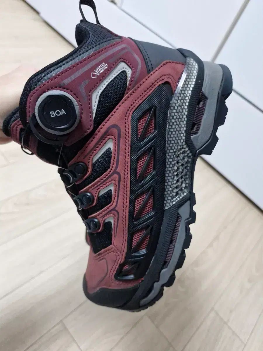 ブラックヤク ゴアテックス