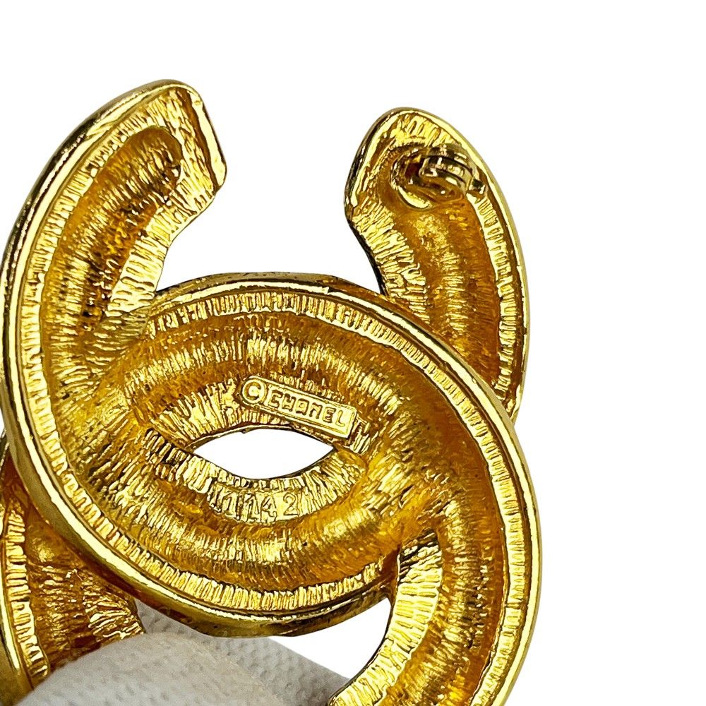 リ*ン様 シャネル ココマーク マトラッセ ブローチ 1142 CHANEL（シャネル） ブローチ GP ココマーク マトラッセ 1142