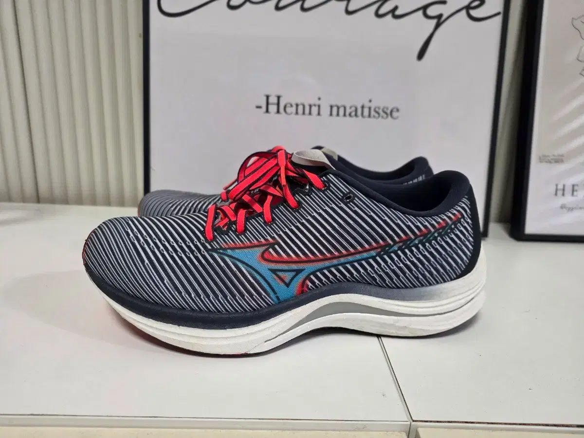 ミズノ ウエーブ リベリオン ランニングシューズ