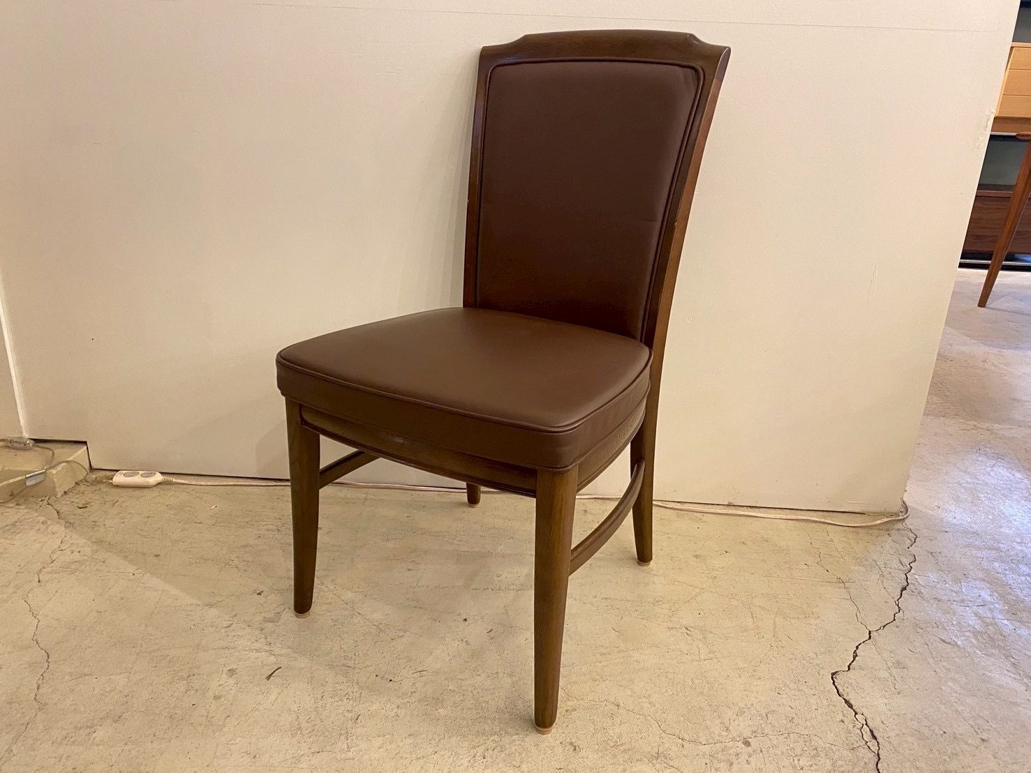 ②カリモク 最高峰♦️ドマーニ♦️ハイバック チェア♦️ブラック×ブラウン♦️送料込 □希少 domani ドマーニ チェア ハイバック 本革 最高峰 ダイニング