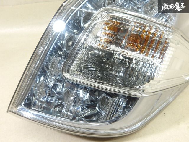 ホンダ 純正 GP2 フィットシャトル LED テールライト テールランプ 右