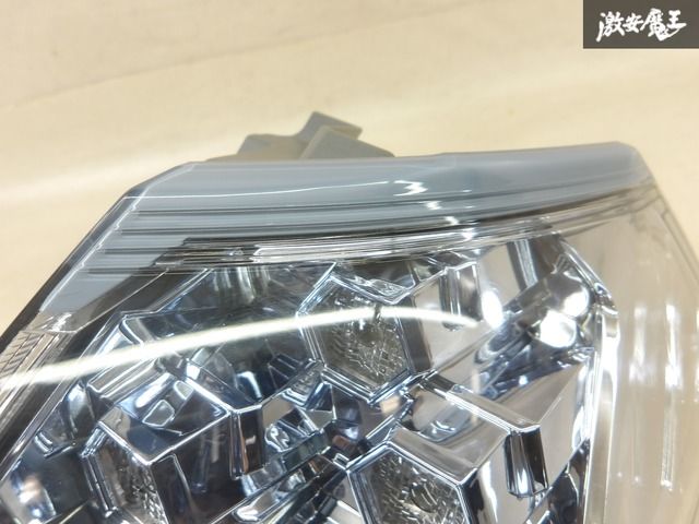 ホンダ 純正 GP2 フィットシャトル LED テールライト テールランプ 右