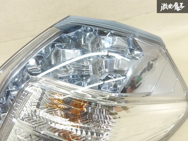 ホンダ 純正 GP2 フィットシャトル LED テールライト テールランプ 右