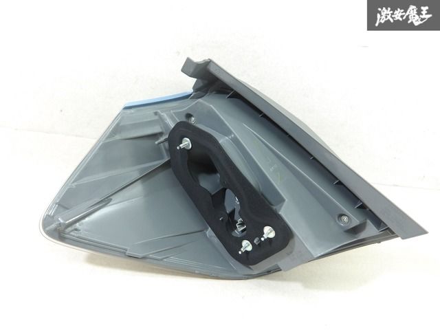 ホンダ 純正 GP2 フィットシャトル LED テールライト テールランプ 右