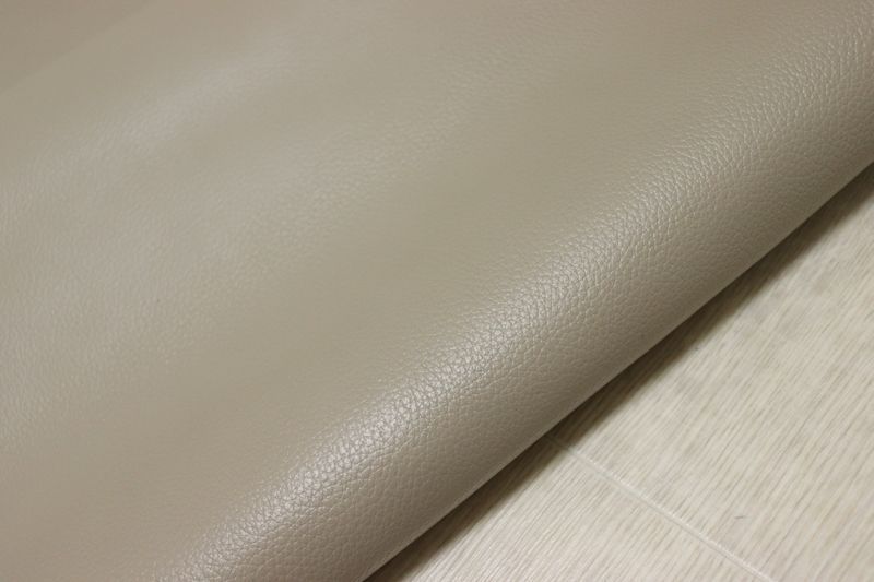 サンドベージュ 220 ds クロム革 牛革 国産 レザー 顔料仕上げ はぎれ 一枚革 レザークラフト 革 皮 本革 diy 生地 材料