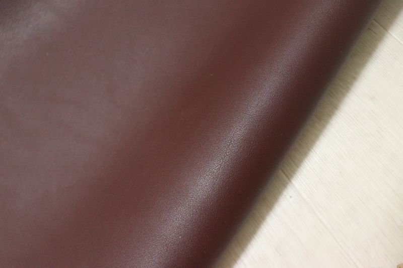 ワインレッド 180 ds ヌメ革 牛革 イタリア レザー スムース加工 はぎれ 一枚革 レザークラフト 革 皮 本革 diy 生地 材料