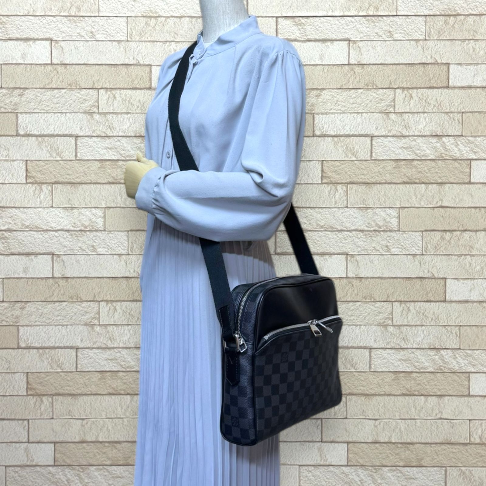 ルイヴィトン デイトンPM ダミエグラフィット ショルダーバッグ ダミエグラフィットキャンバス N 41408 ブラック メンズ LOUIS VUITTON ルイ ヴィトン