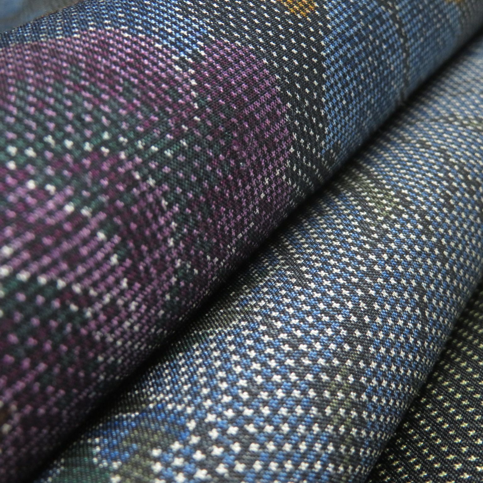 D 8 着物 正絹 大島紬 まとめ売り ５点 イチゴの大島