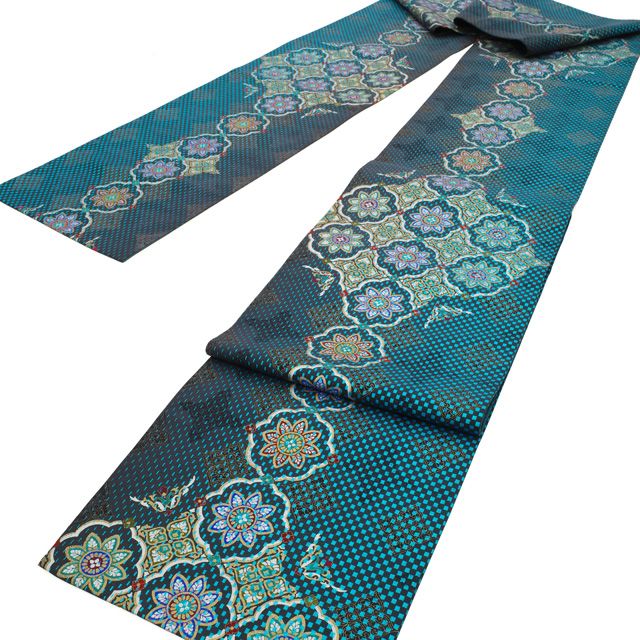 袋帯 正絹 リサイクル 全通 黒地 ブルー系 エキゾチック 花柄 タイル風 華文 金彩加工 ラメ加工 市松 お洒落 かわいい スタイリッシュ カジュアル セミフォーマル 春 秋 冬 仕立て上がり みやがわ sb 54891