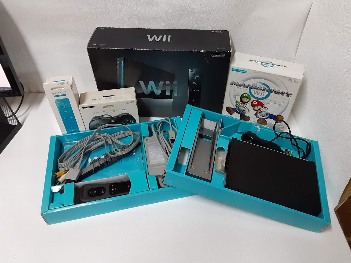 Wii 本体+Wiiリモコン+クラシックコントローラー+マリオカートWii