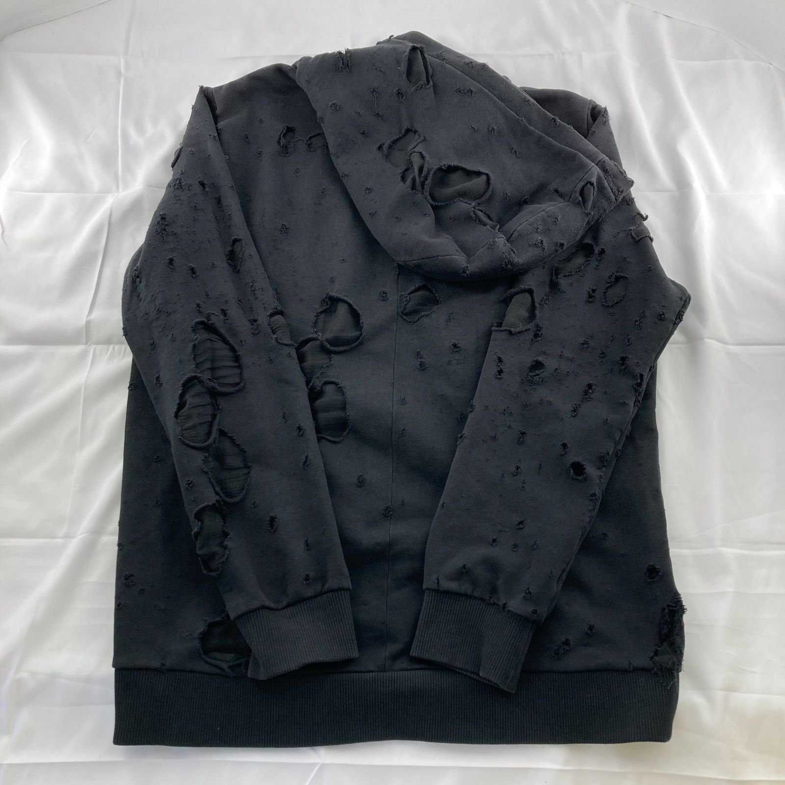 GIVENCHY ジバンシー ブラック フード付き パーカー デストロイ加工 GIVENCHY - givenchy ジバンシー デストロイパーカーの通販 by shop