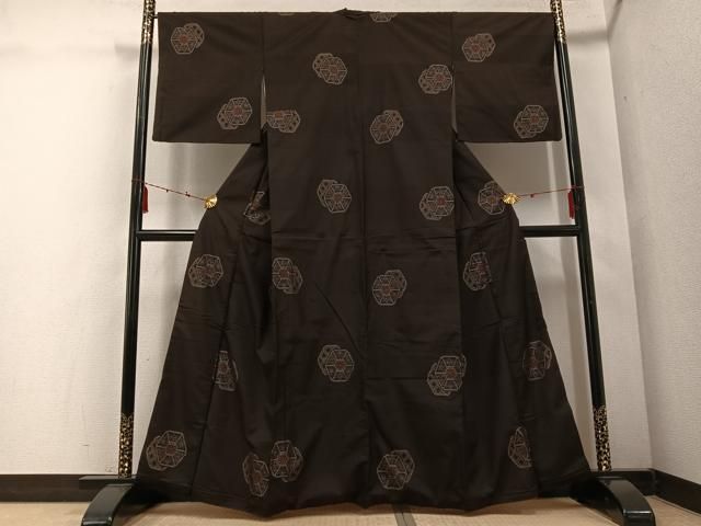 平和屋着物 本場大島紬 亀甲花文 正絹 ph