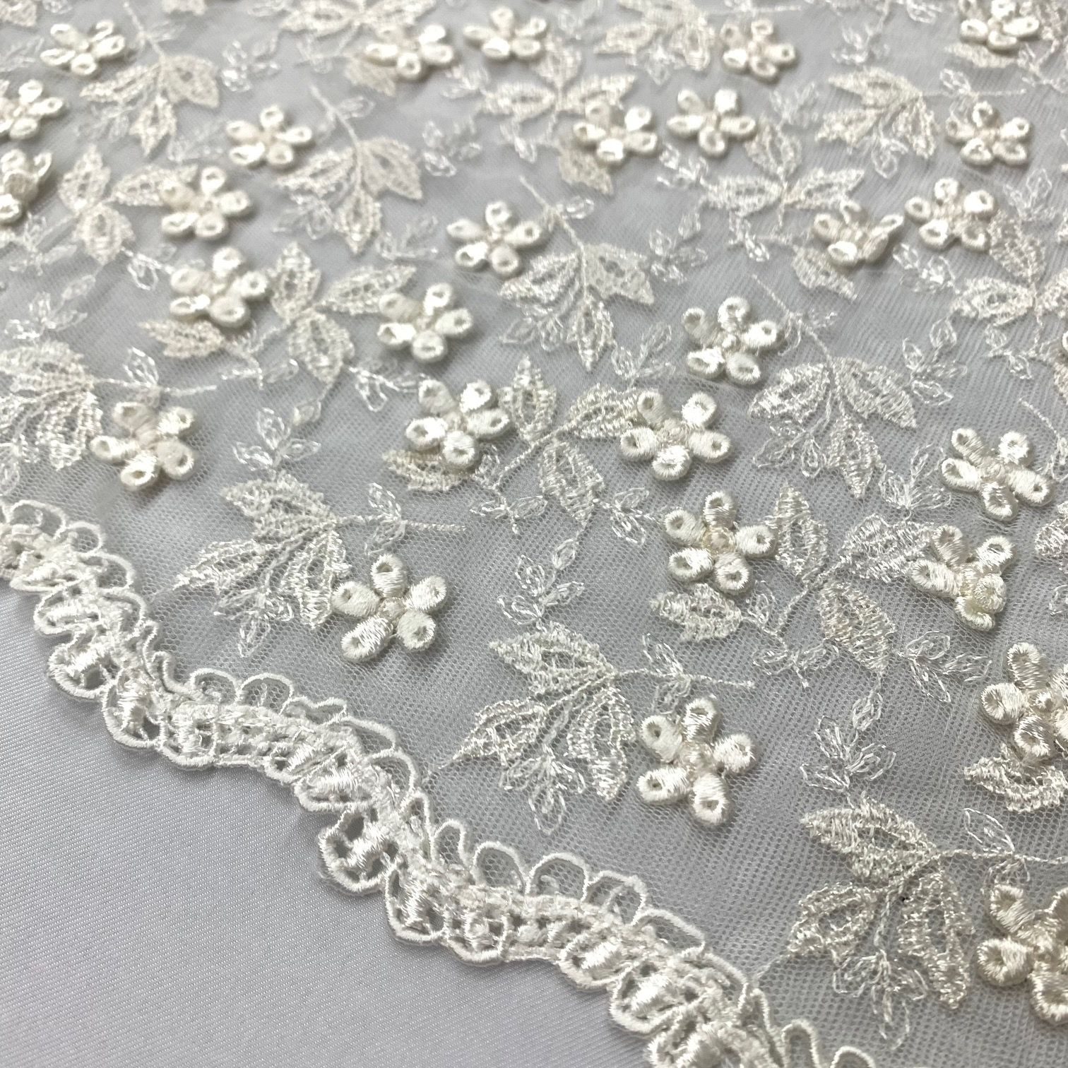 チュールエンブロイダリーレース 0.9m【在庫限り】 - メルカリ