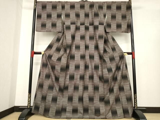 平和屋着物●本場大島紬　市松文　カタス7マルキ　正絹　逸品　AABE4445ck 平和屋着物○本場大島紬 市松文 カタス7マルキ 正絹 逸品 AABE4445ck