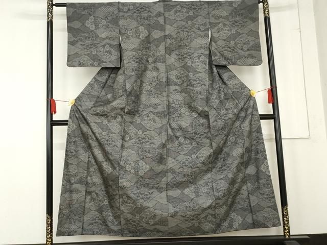 平和屋着物 本場大島紬 カタス9マルキ 風景花松文 黒地 正絹 cs