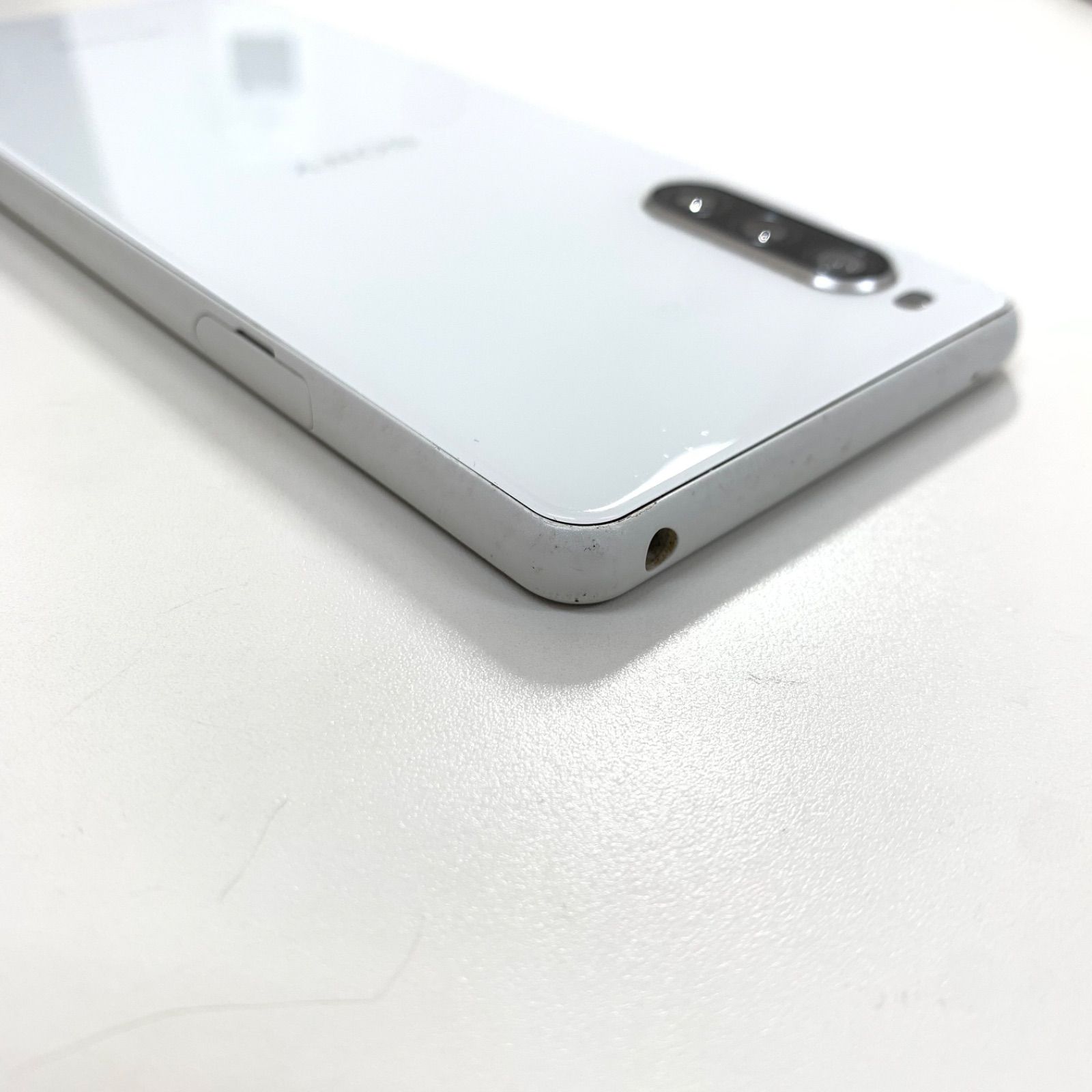 SONY Xperia 10 Ⅱ SO-41A ホワイト 本体 C1123 - メルカリ