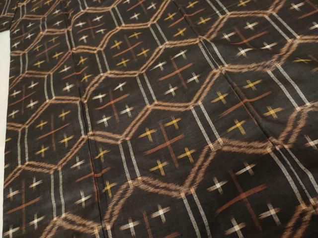  平和屋着物●国指定重要無形文化財 本場久米島紬 手織 亀甲文 正絹 cs 紬 着物
