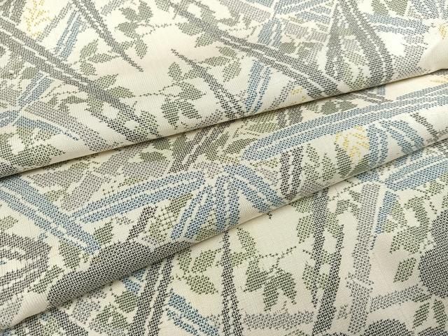 平和屋着物 本場大島紬 白大島 カタス9マルキ 雲重ね草花文 正絹 ph