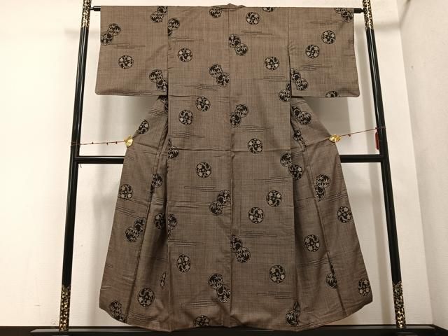 平和屋着物●本場大島紬 割込み絣 梅笹丸文 正絹 ph