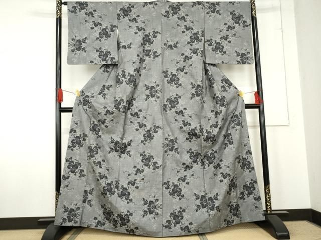 平和屋着物 本場大島紬 カタス9マルキ 南天蔦の葉文 黒地 正絹 cs