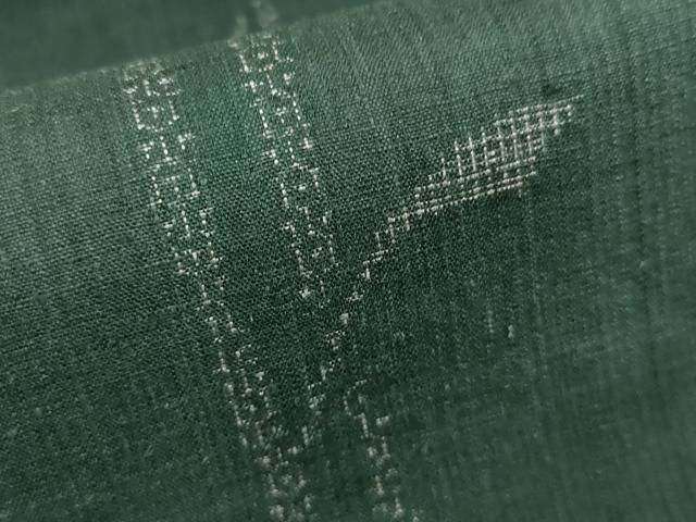  平和屋着物 本場結城紬 重要無形文化財 100亀甲 飛び亀甲柄 唐草間道 正絹 cs 紬 着物