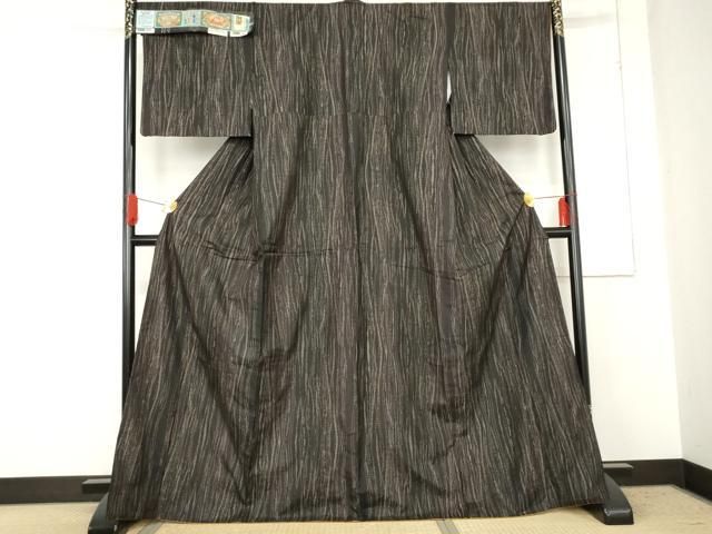 平和屋着物●本場大島紬 カタス9マルキ 純泥染 縄文杉 やまと誂製 窪田織物謹製 証紙付き 正絹 cs