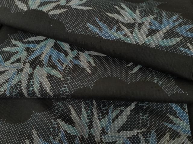 平和屋着物 上質な紬 笹竹文 黒地 正絹 cs