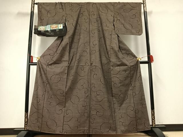 平和屋着物 本場大島紬 カタス7マルキ 泥染め 唐草文 くぼた謹製 証紙付き 正絹 fy