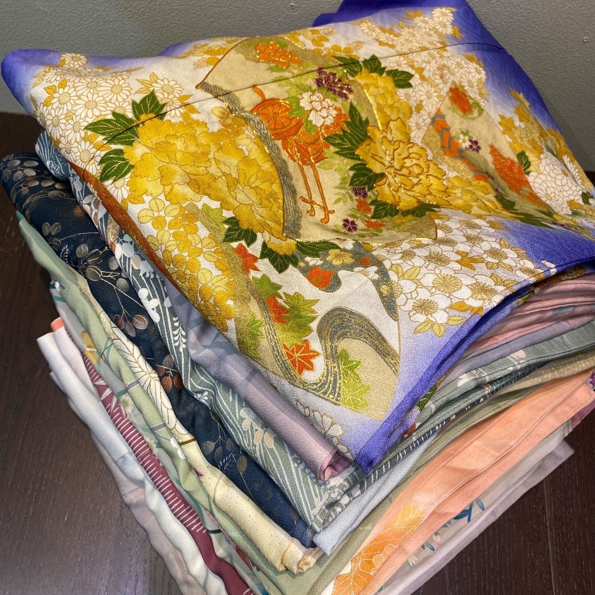 まとめ売り】正絹訪問着14枚 リメイク素材 ハンドメイド向け - メルカリ