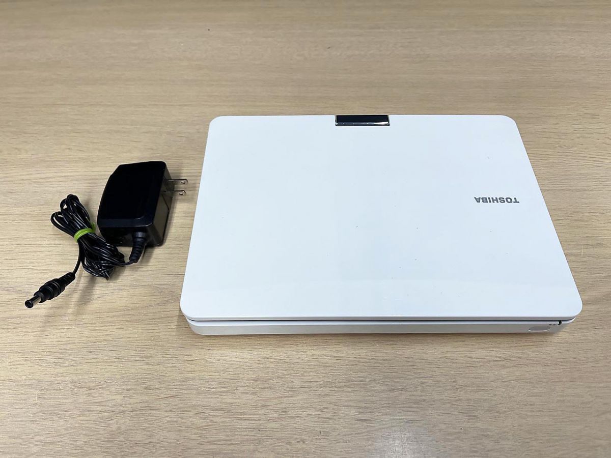 TOSHIBA 東芝 ポータブル DVD プレーヤー SD-P1010S - メルカリ