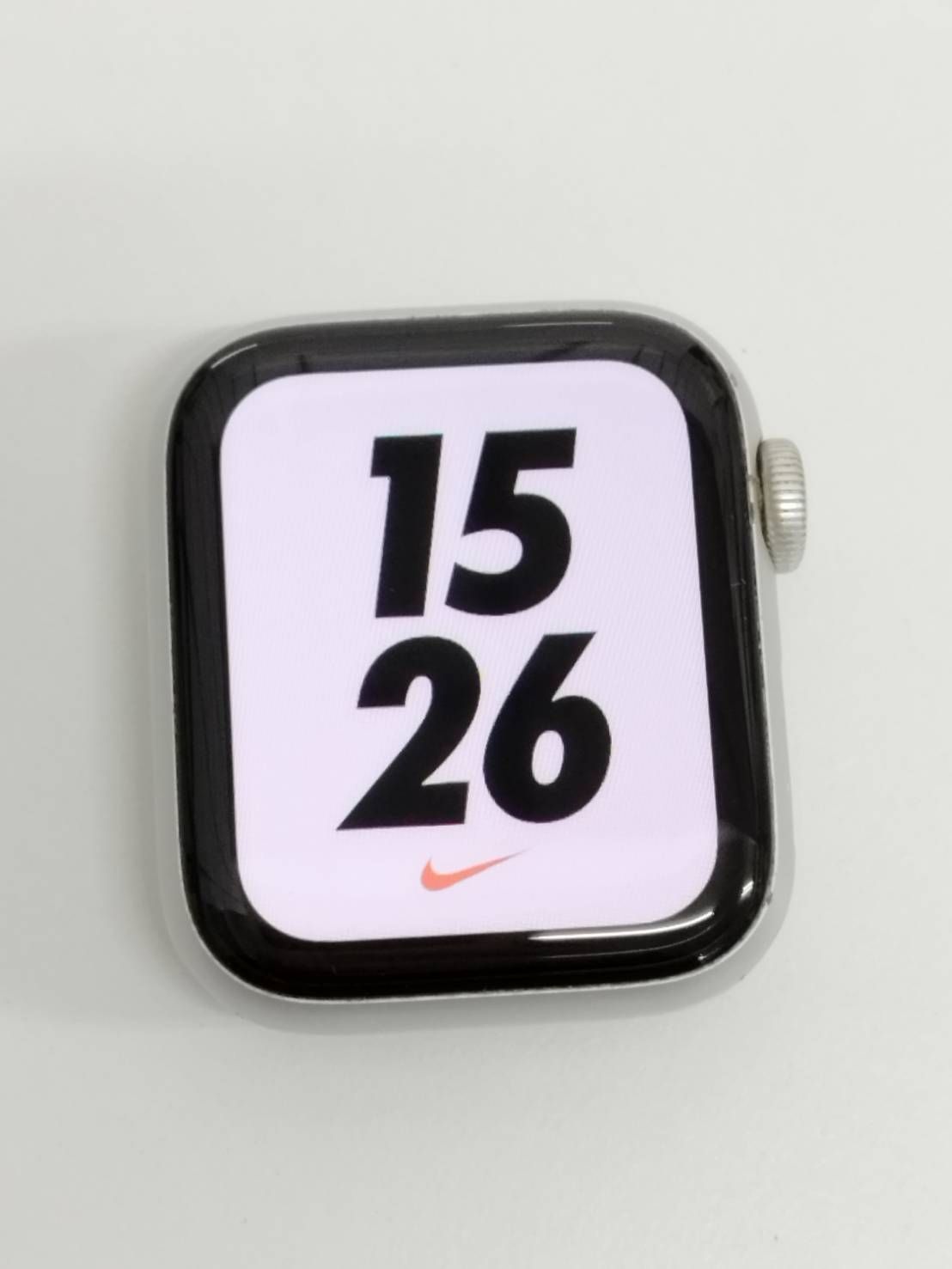 Apple Watch SE 第1世代|GPS|40 mm|A 2351|シルバー MYYL 2 J|A