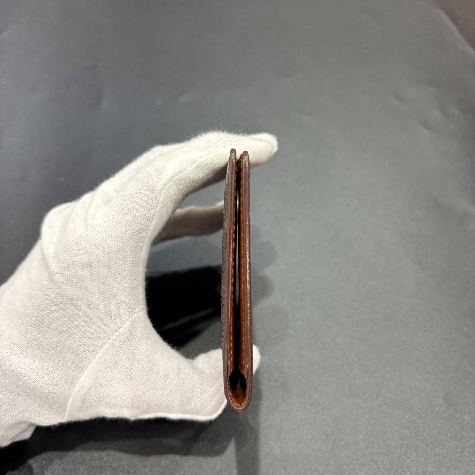 ルイヴィトン モノグラム カードケース B25113507