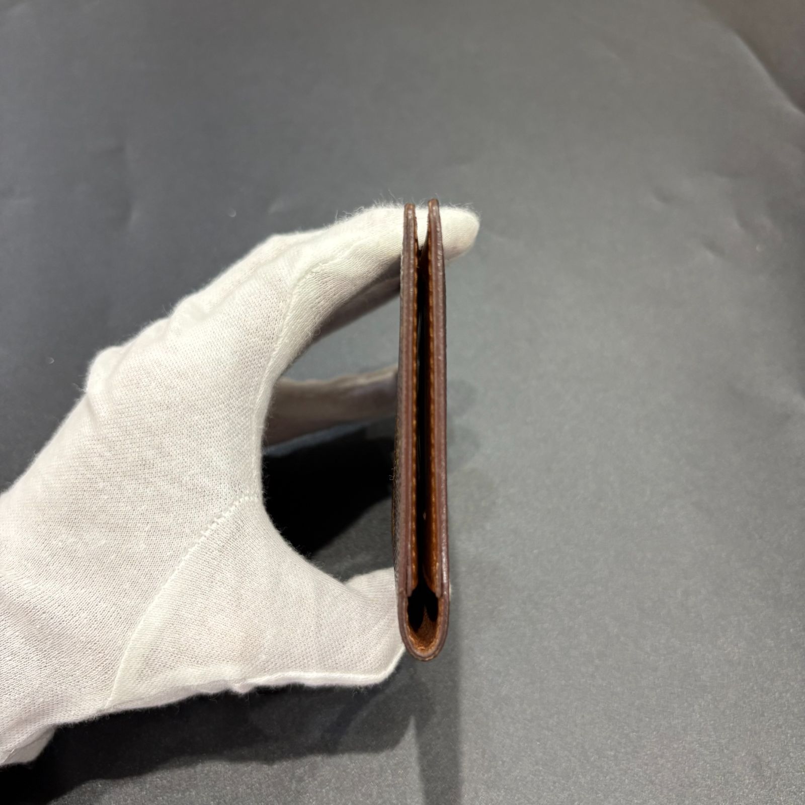 ルイヴィトン モノグラム カードケース B25113507