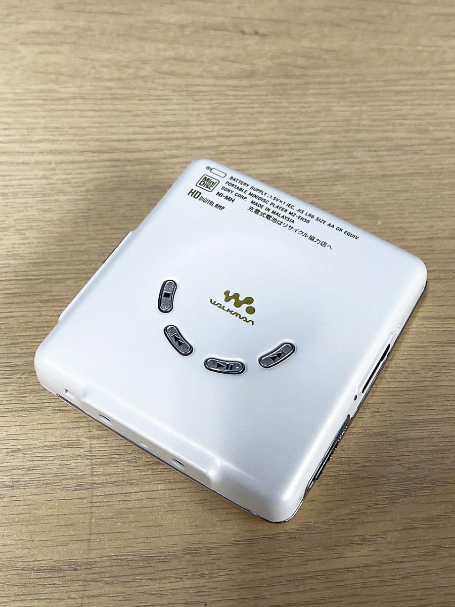 美品 SONY ソニー Hi-MD WALKMAN ポータブルMDプレーヤー MZ-EH50