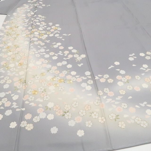 ❁tomihisa❁新品 金駒刺繍 着物 正絹 仕付け糸付”花々が踊り気品と