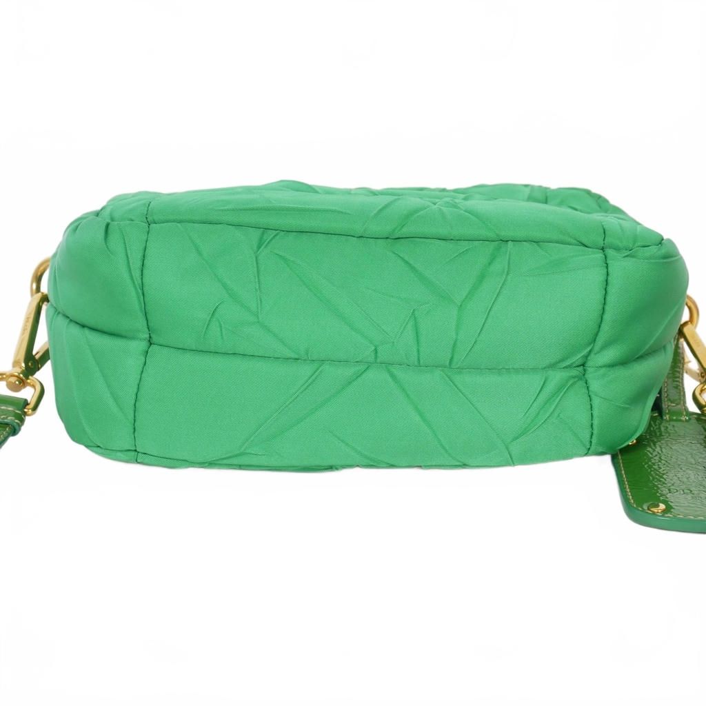 プラダ PRADA ナイロン 三角プレート ショルダーバッグ グリーン 緑