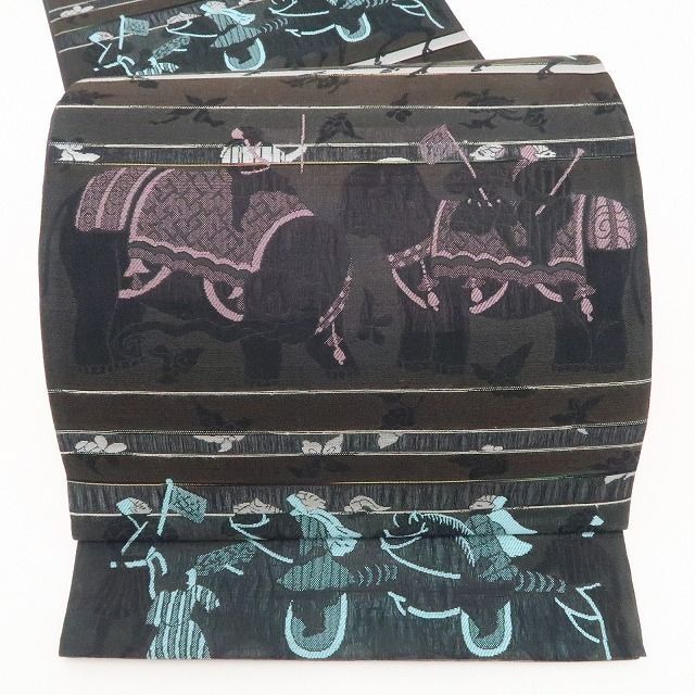 ほのかに神秘を発する象と馬 袋帯