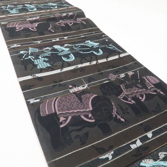 ❁tomihisa❁ 岡重 お仕立て上がり品 象×馬 着物 正絹 ほのかに神秘を発する象と馬 袋帯 7368