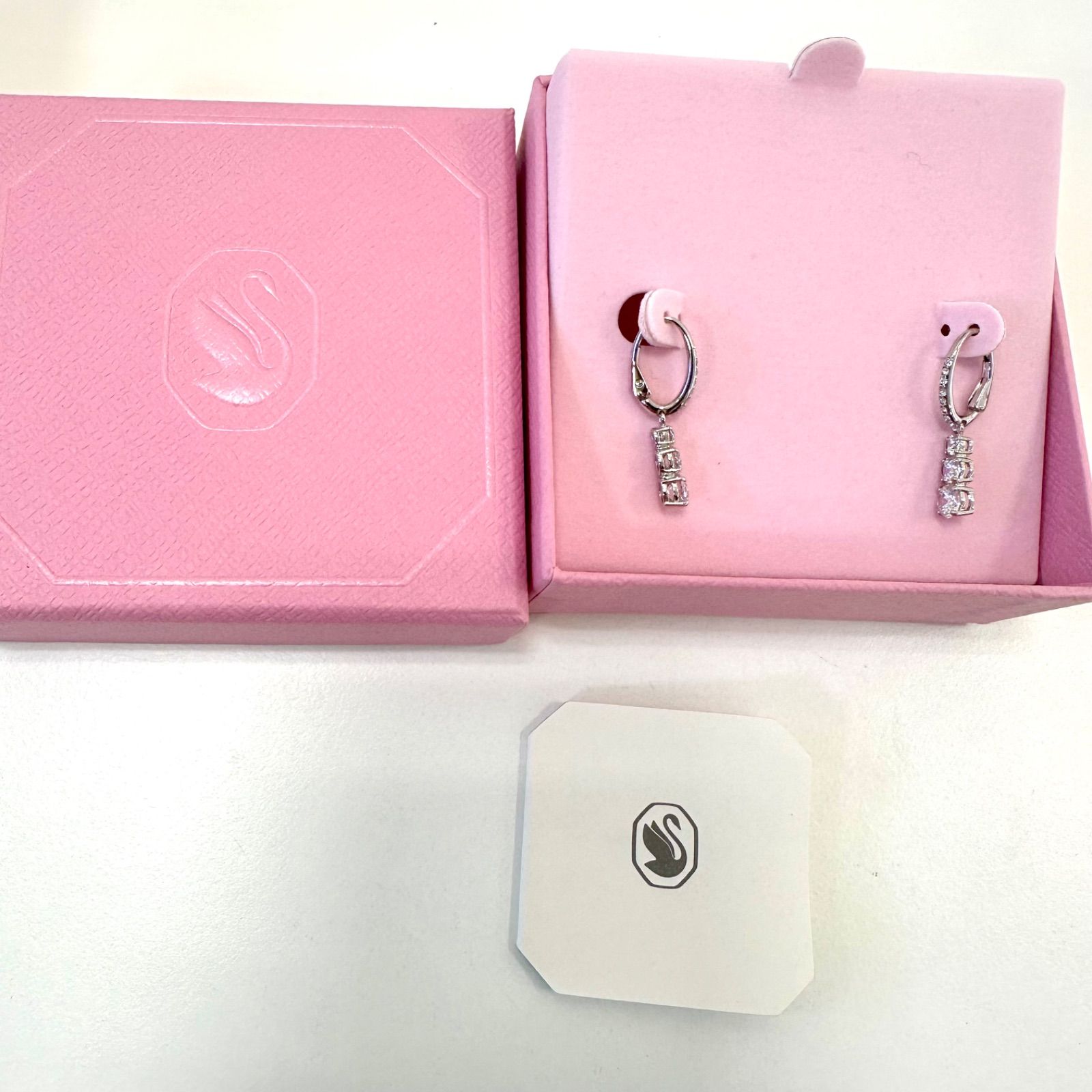 スワロフスキー【SWAROVSKI】Stilla Attract フープピアス